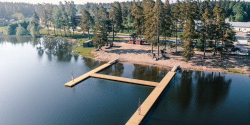 Huutjärven uimaranta. Pyhtään kunta / Carl Svanfält