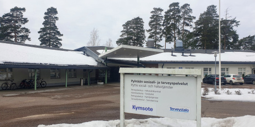 Pyhtää neuvottelee terveyspalveluiden jatkosta yksityisten yritysten kanssa.
