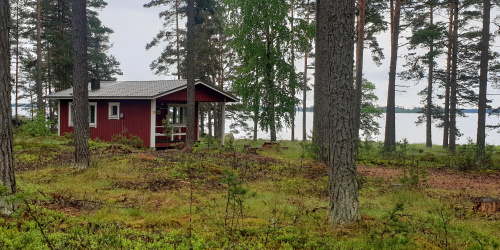 ÖÖD Hotelsin peilimökit nousevat näihin Pyhtään maisemiin